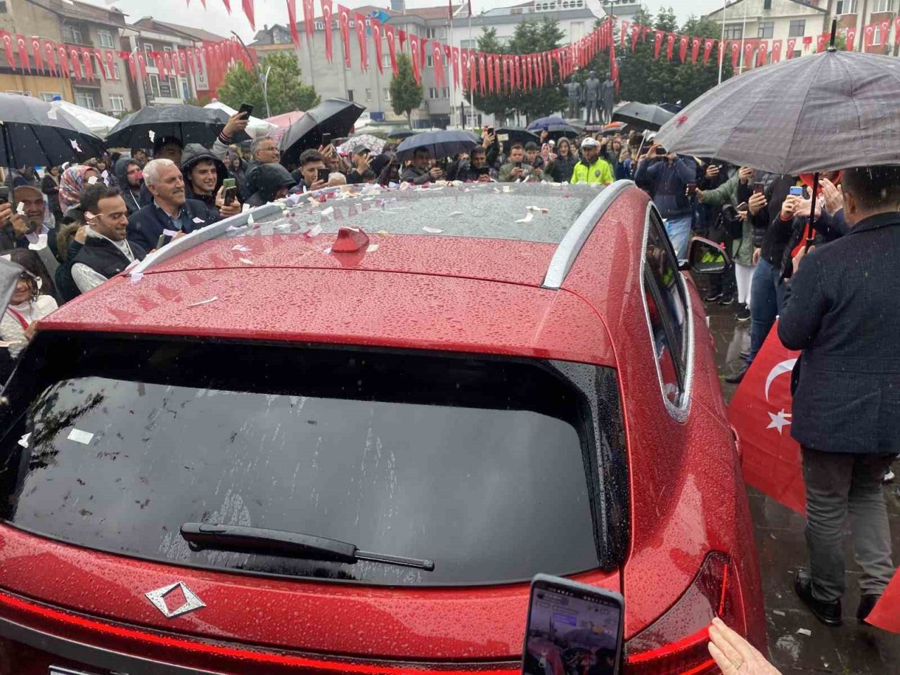 Bartın’da sağanak yağmura rağmen TOGG heyecanı yaşandı