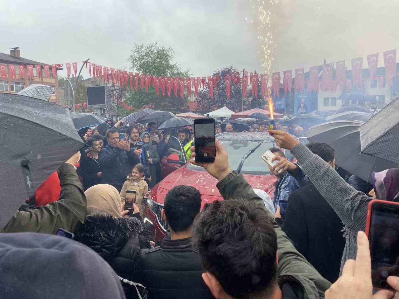 Bartın’da sağanak yağmura rağmen TOGG heyecanı yaşandı