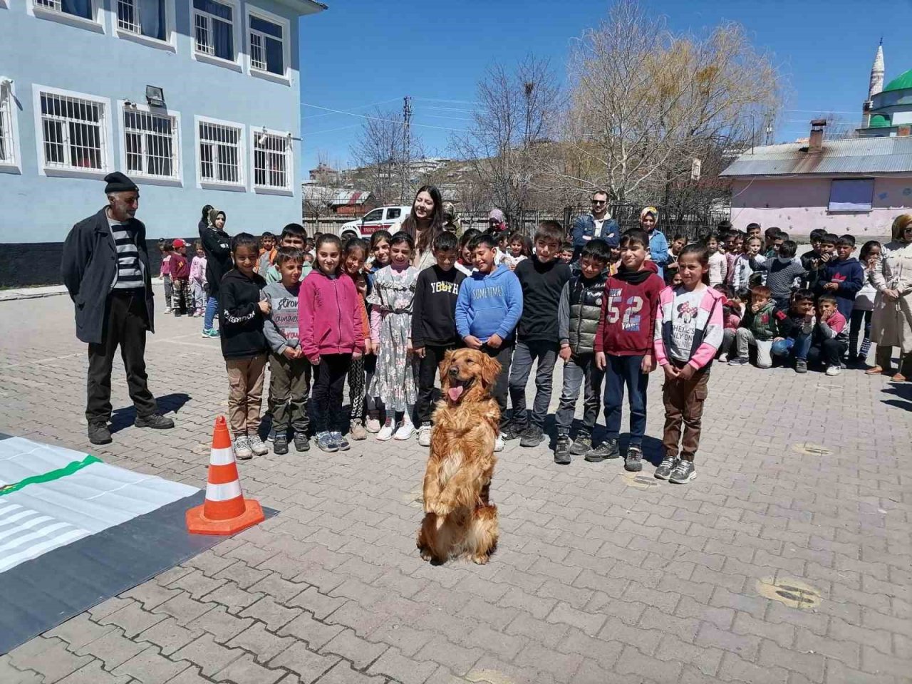 Karlıova’da öğrencilere trafik güvenliği eğitimi verildi