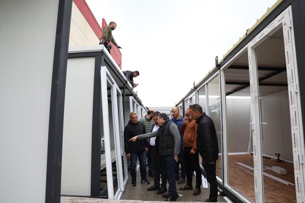 AFAD Başkan yardımcı Sezer konteynır üretimini inceledi