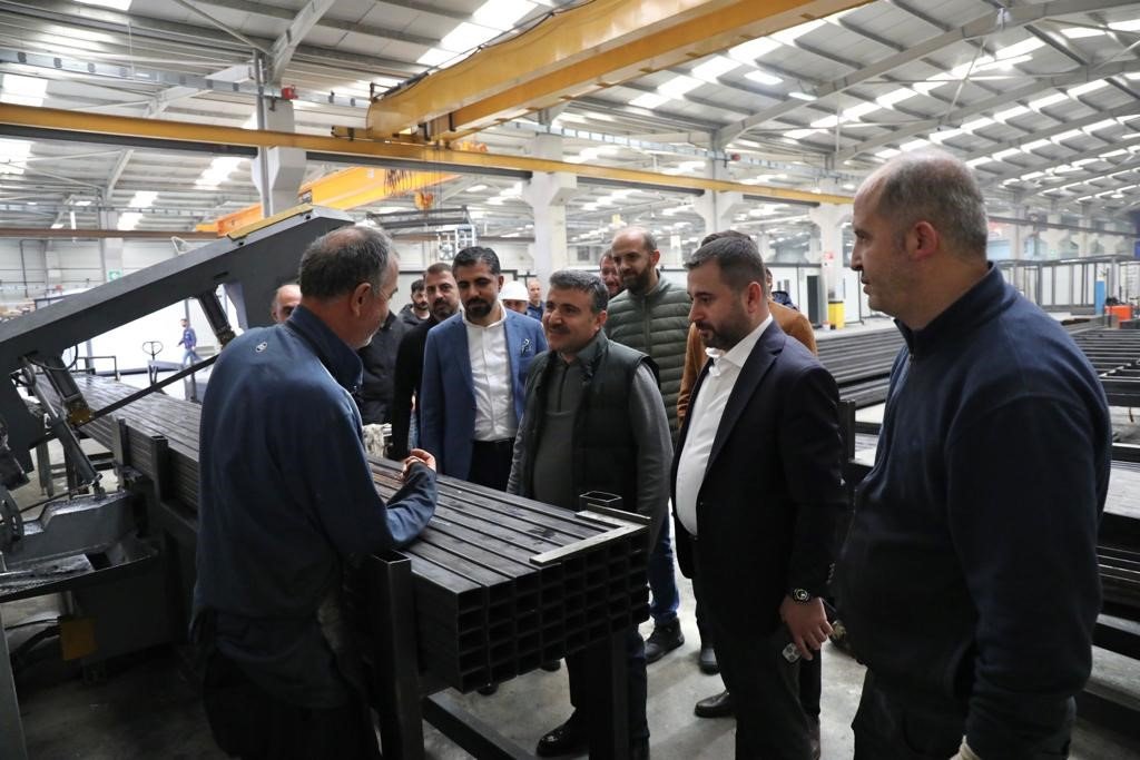 AFAD Başkan yardımcı Sezer konteynır üretimini inceledi