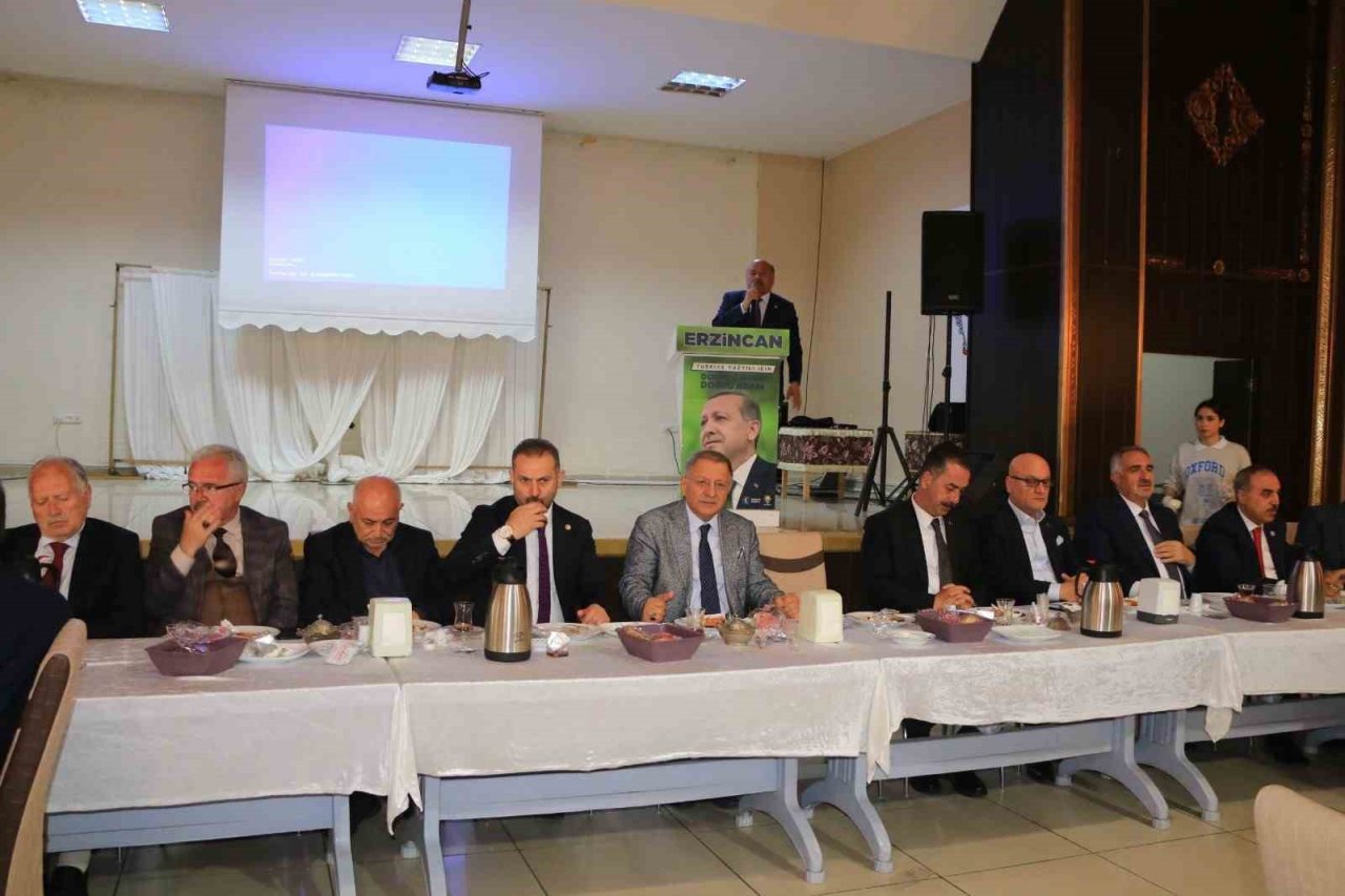 Kemahlılar AK Parti milletvekillerini ağırladı
