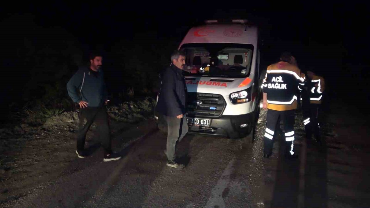 Sel suları minibüsü dereye yuvarladı: Suya kapılan 6 işçi ölümden döndü