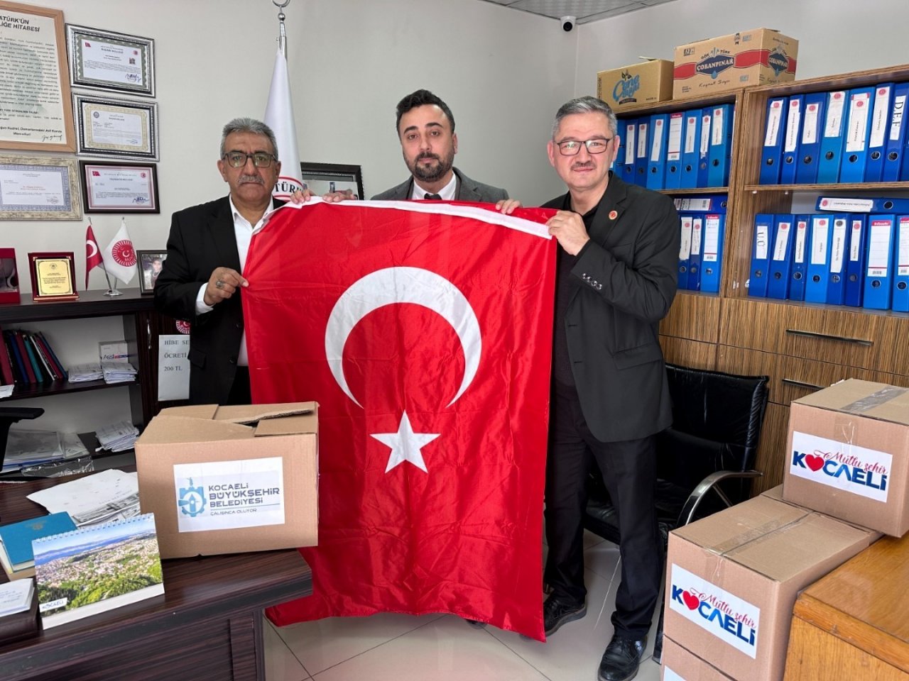 Muhtarlara kırtasiye desteği