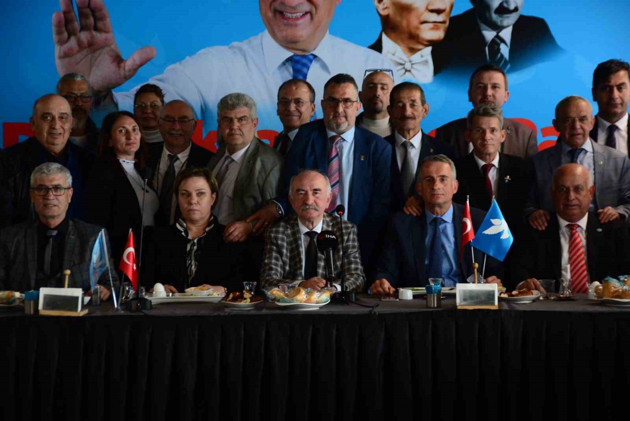 DSP Kocaeli İl Başkanı Halim Dedeoğlu: “Türk milleti 14 Mayıs’ta sandıklara koşacak, Amerika’nın ve AB koalisyonunun ülkemizdeki iş birlikçilerine hak ettikleri cevabı verecektir”