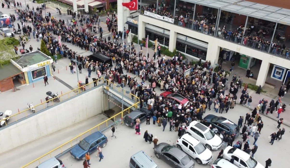 Kütahya’da Togg izdihamı oluştu, o anlar havadan görüntülendi