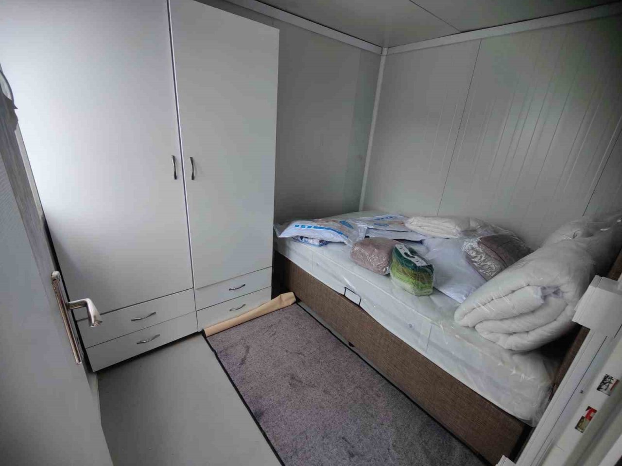 Malatya’da konteyner kentlerin kurulumu sürüyor