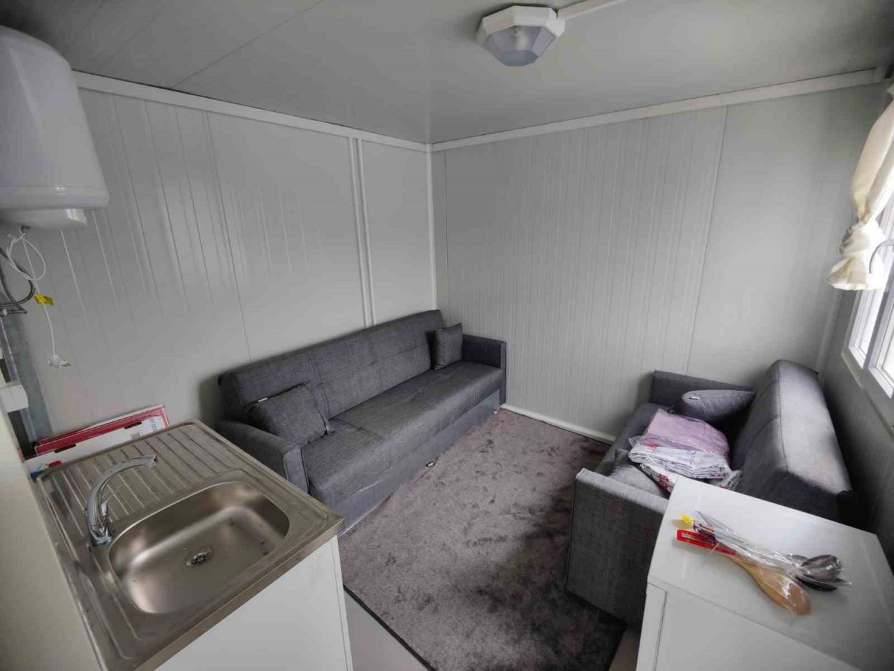 Malatya’da konteyner kentlerin kurulumu sürüyor