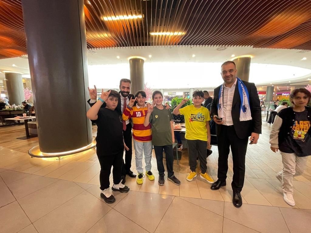 MHP milletvekili adayları her yerde
