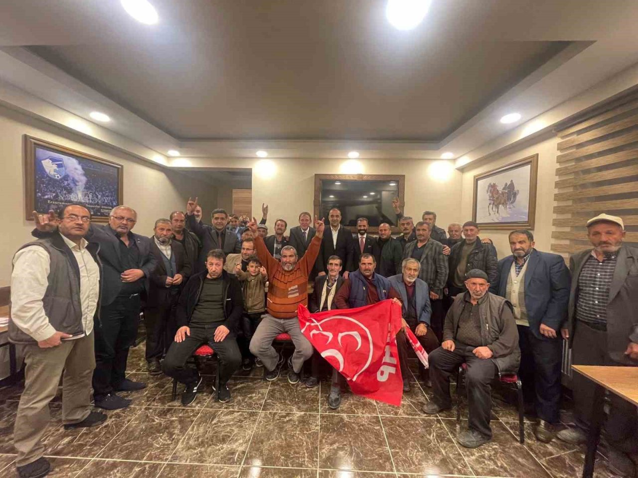 MHP milletvekili adayları her yerde