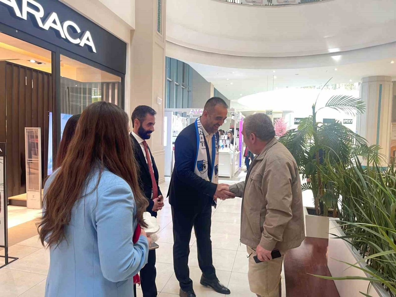 MHP milletvekili adayları her yerde
