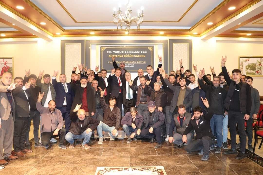 MHP milletvekili adayları her yerde