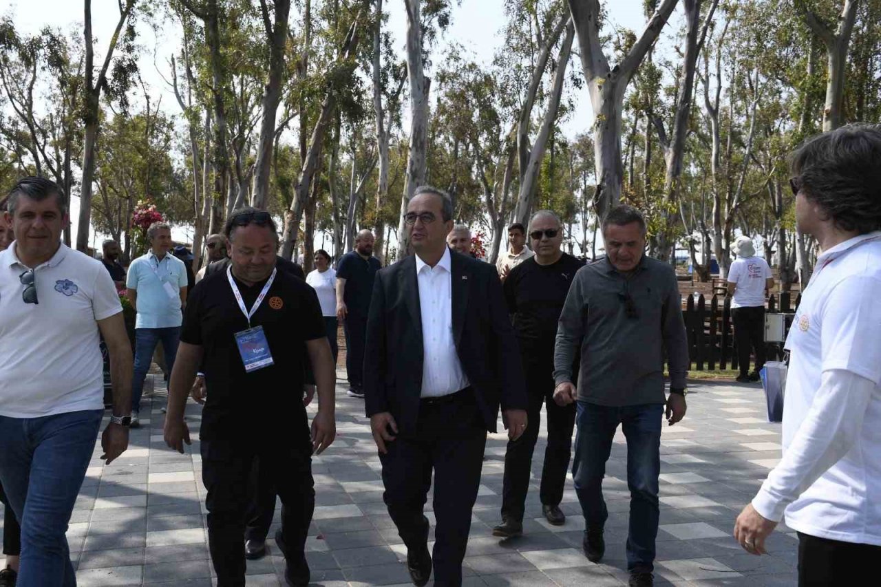 Otizmli bireyler etkinlikte stres attı