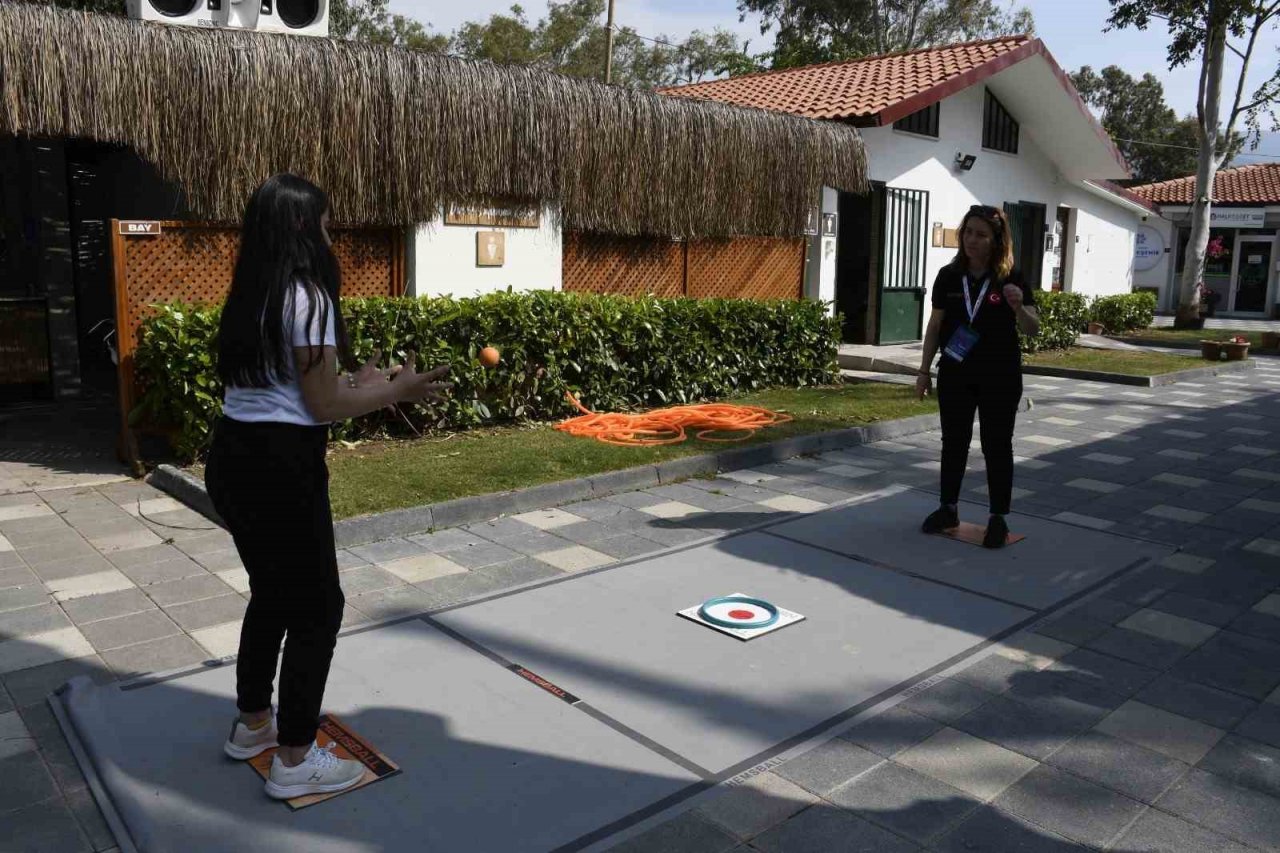 Otizmli bireyler etkinlikte stres attı