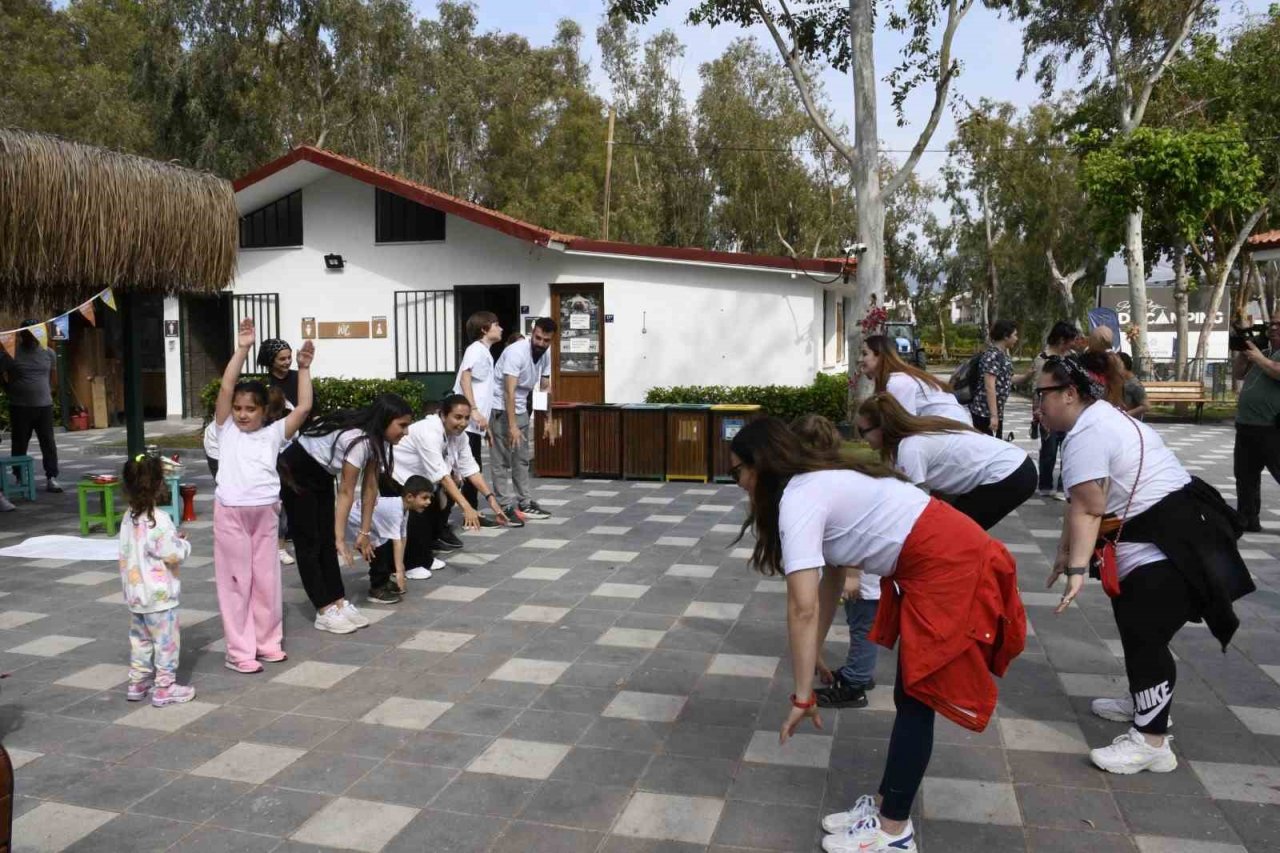 Otizmli bireyler etkinlikte stres attı