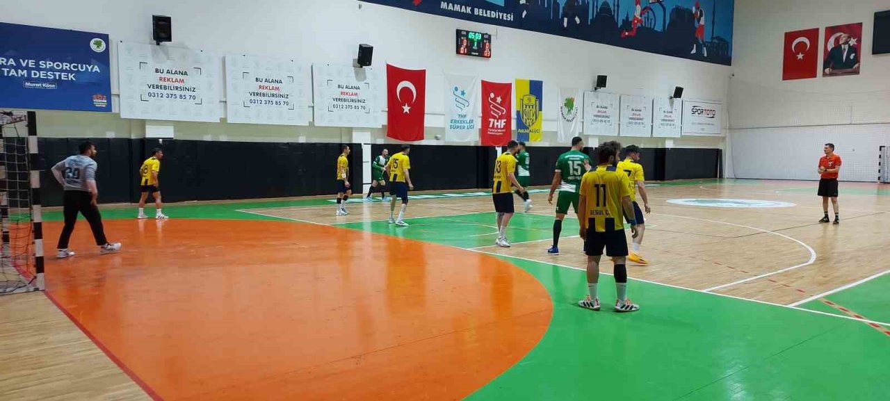 Büyükşehir hentbol normal sezonu galibiyetle kapattı