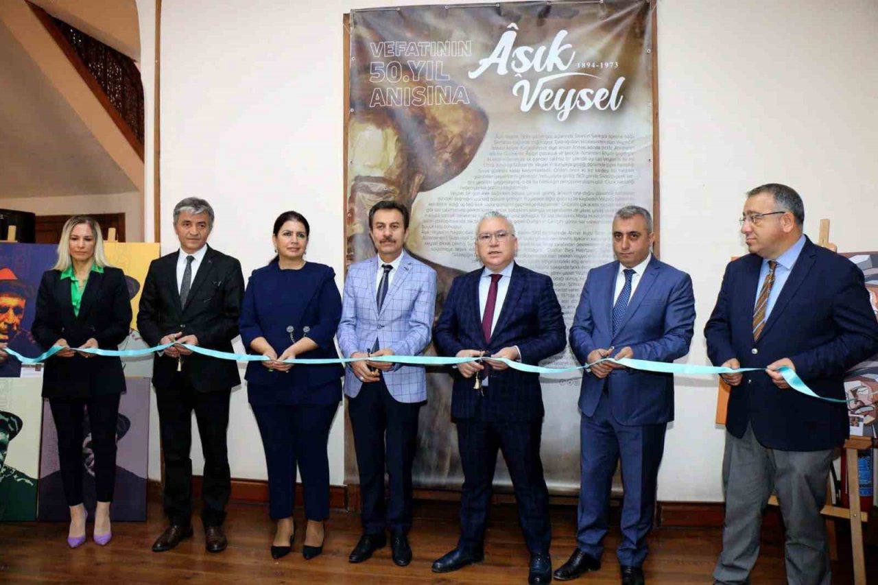 Sivas’ta “Aşık Veysel” sergisi açıldı