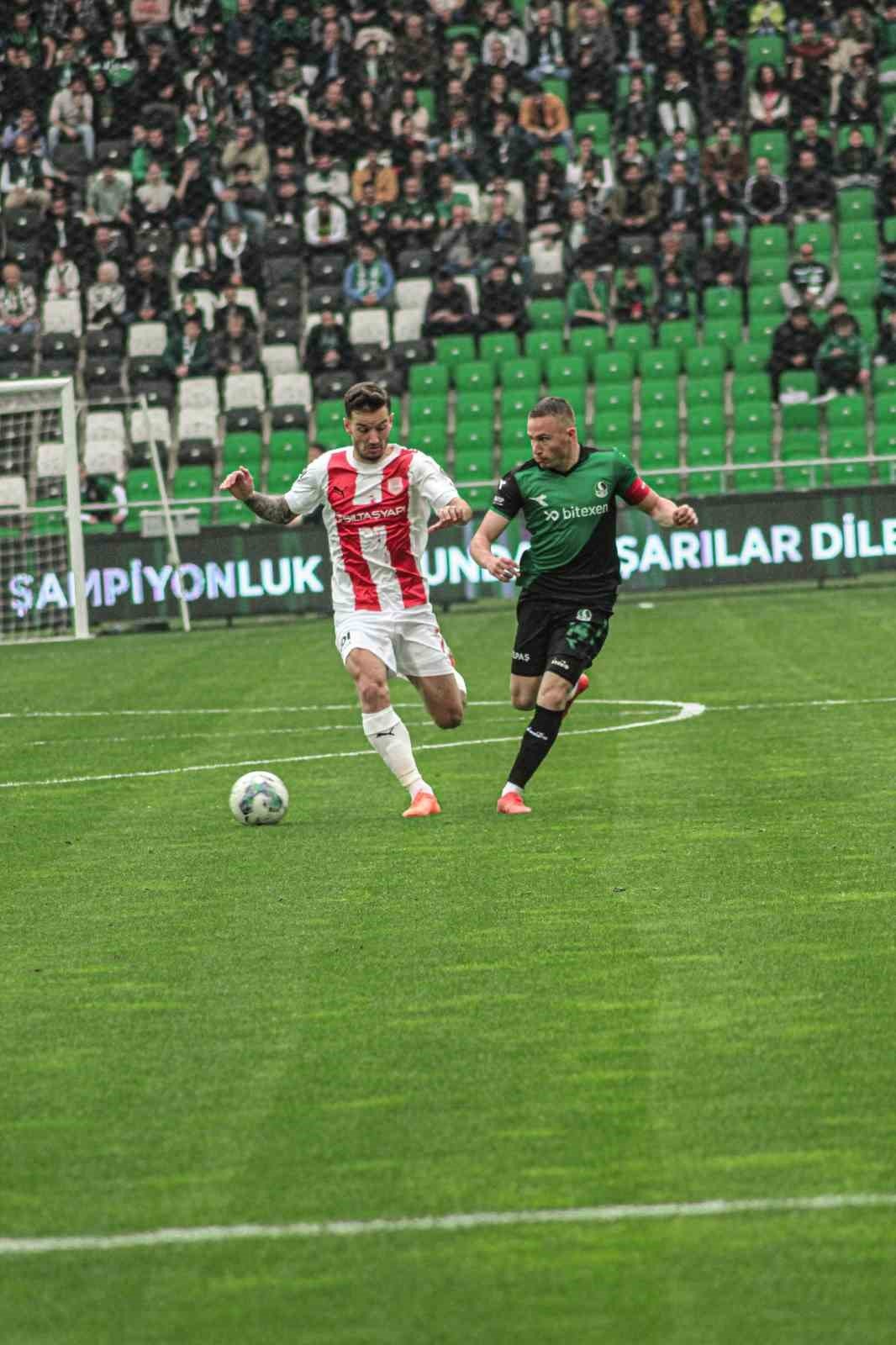 Spor Toto 1. Lig: Sakaryaspor: 3 - Pendikspor: 2