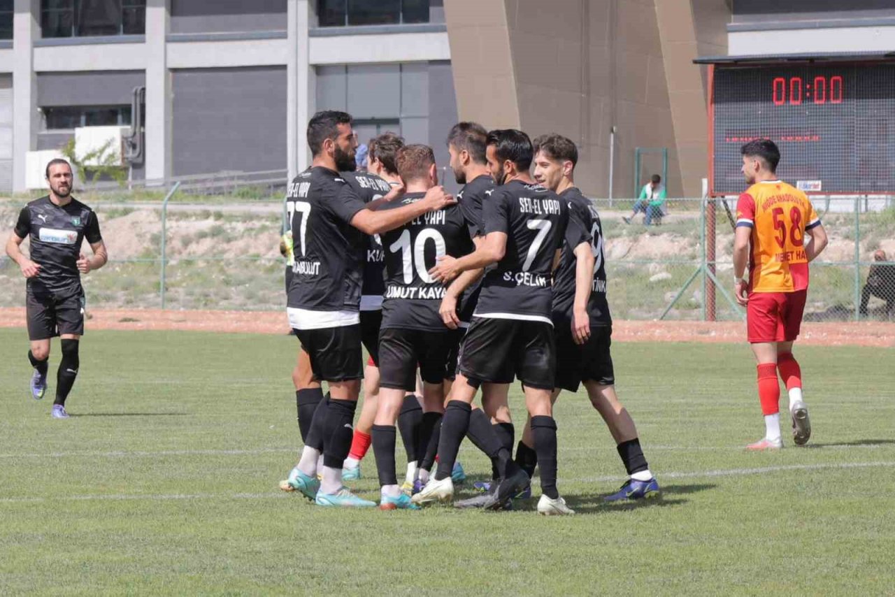 TFF 3. Lig: Niğde Anadolu FK: 1 - Efeler 09 SFK: 6