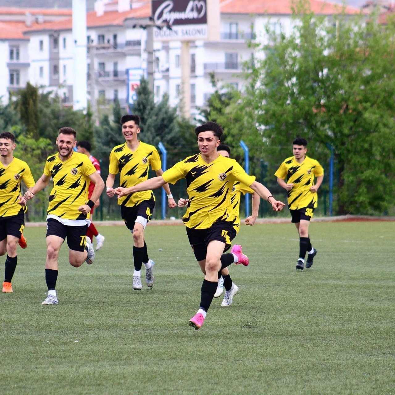 Atletikspor şampiyon, Kocasinan Şimşek ikinci oldu