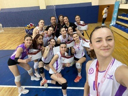 Voleybolda üst üste 2. kez Türkiye finallerine yükseldiler