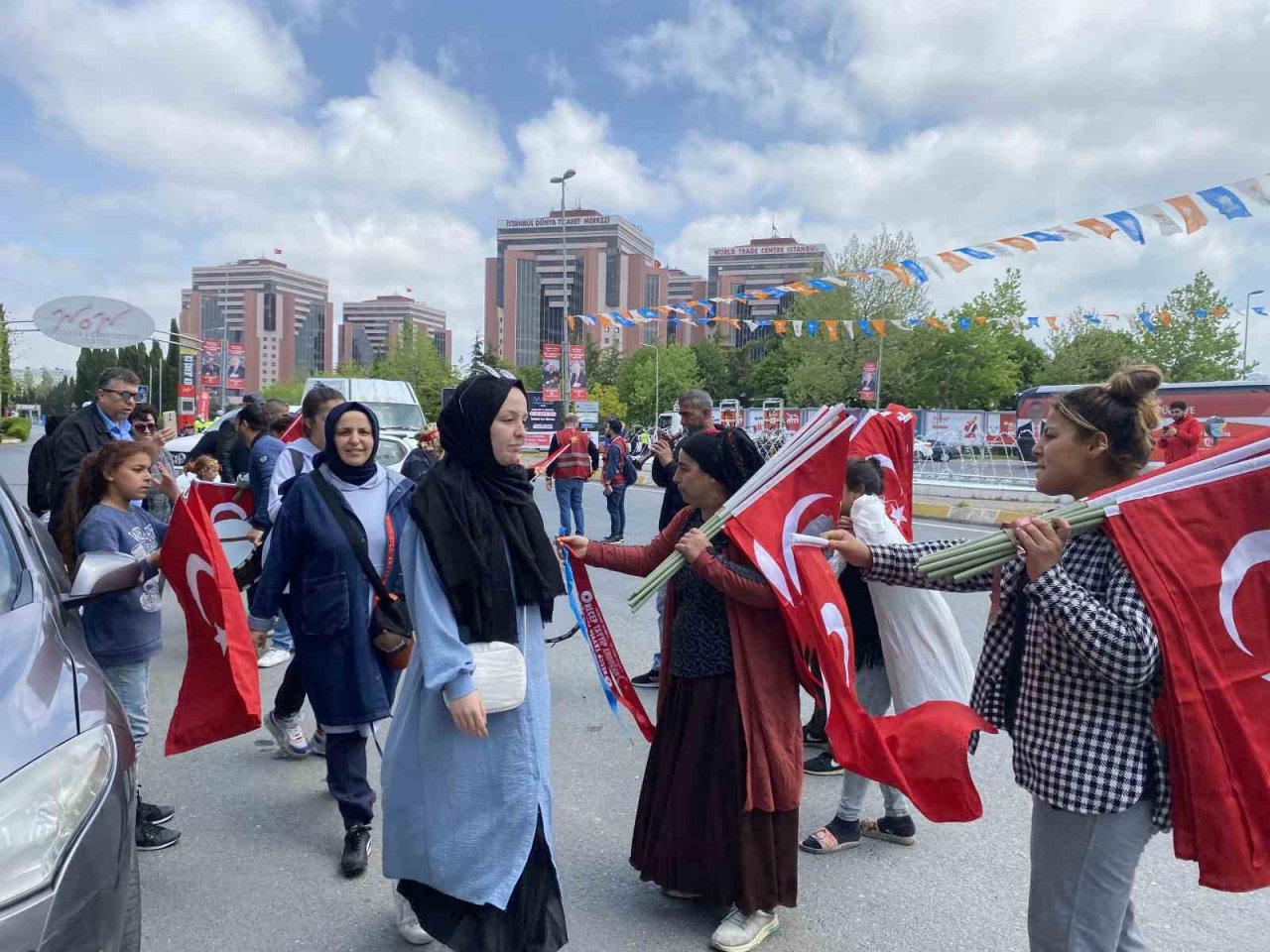 Yüz binlerce vatandaş Büyük İstanbul Mitingi’ne akın ediyor