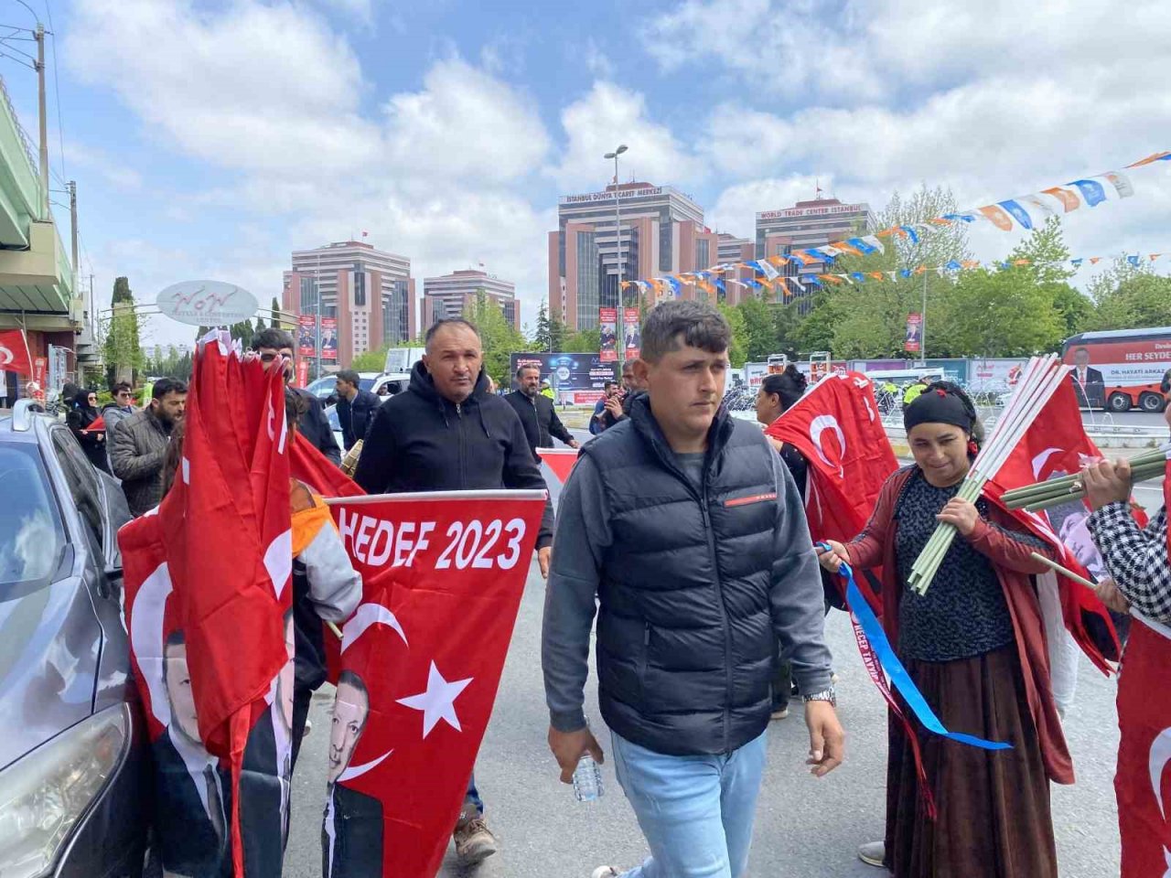 Yüz binlerce vatandaş Büyük İstanbul Mitingi’ne akın ediyor
