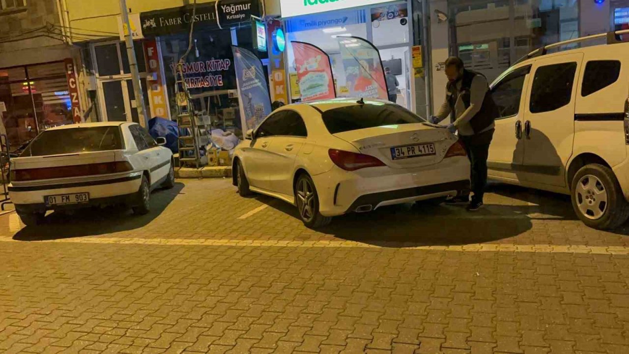 1 milyon 200 bin TL’ye aldığı lüks otomobil aynı gün hasımları tarafından kurşunlandı