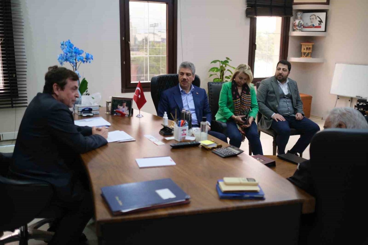AK Parti Milletvekili Adayları Büyükçekmece esnafı ile buluştu