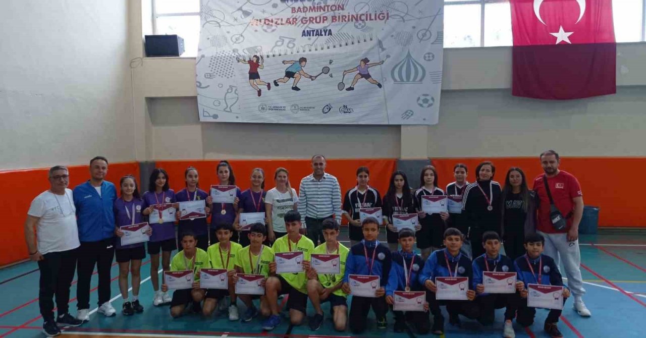 Badminton turnuvasında Aydın’ı başarıyla temsil ettiler