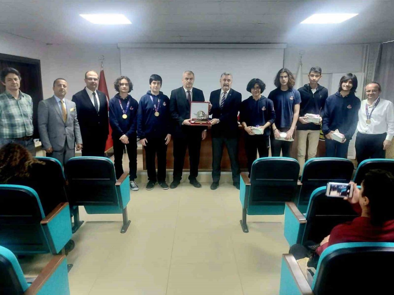 İl Milli Eğitim Müdürü Okumuş TEKNOFEST 2023 birincisi öğrencilerle buluştu