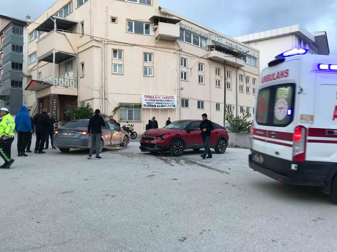 Bilecik’te trafik kazası, 3 kişi yaralandı