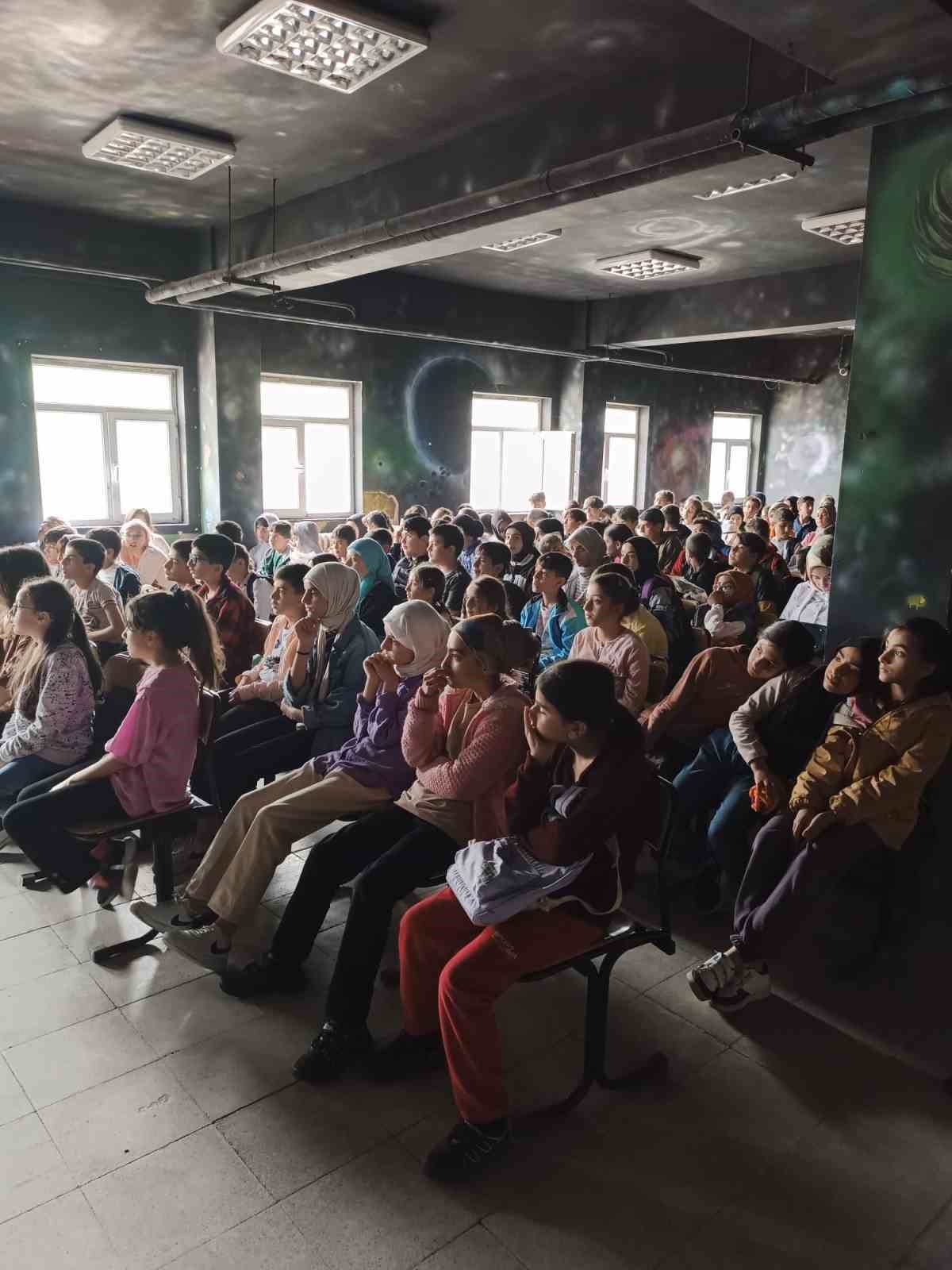 Bingöl’de öğrencilere tabiat ve biyolojik çeşitliliğin korunması eğitimi verildi