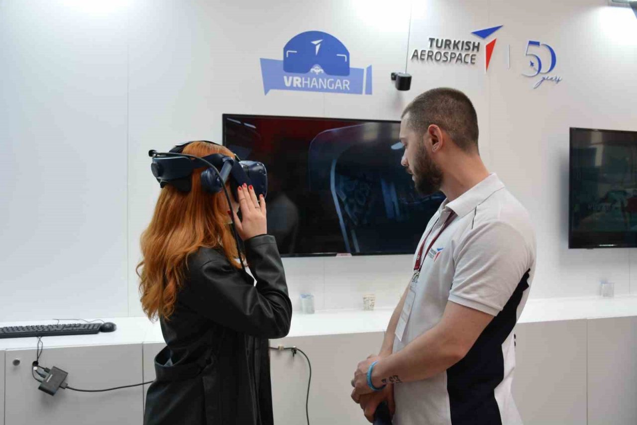 Gençler fuarda kamu ve özel sektör işverenlerle buluştu