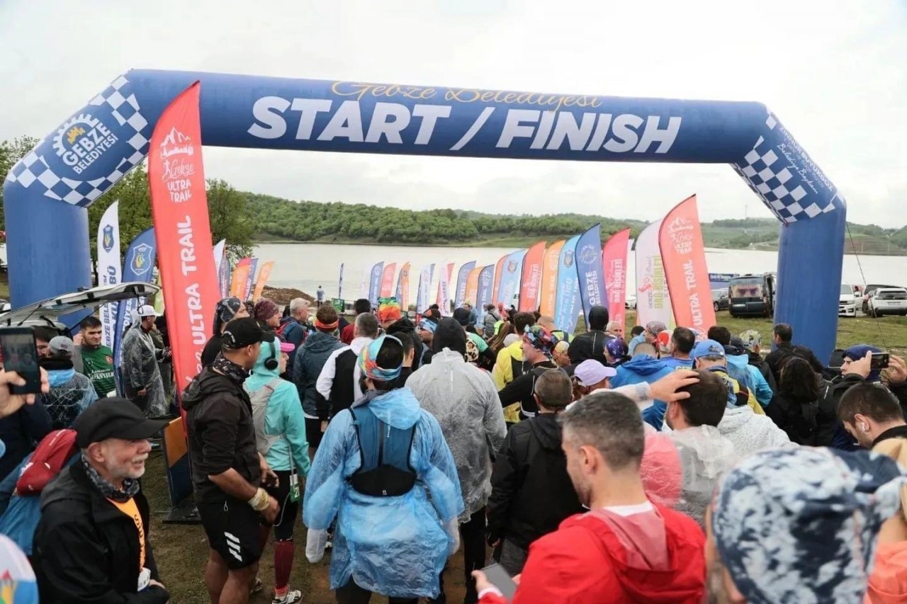 Yüzlerce sporcunun katıldığı ultra trail koşusunda ödüller sahiplerini buldu