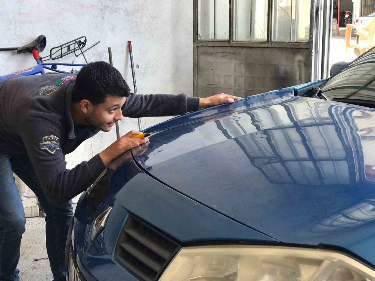 Oto tamircilerinde dolu kuyruğu oluştu