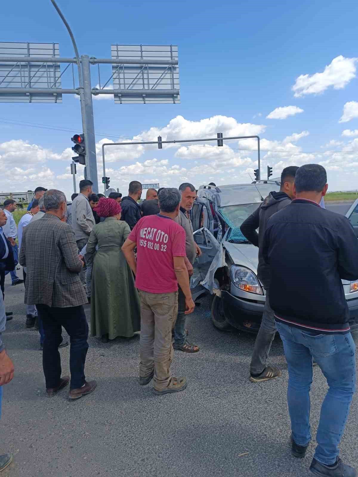 Çınar’da trafik kazası: 1’i ağır 4 yaralı