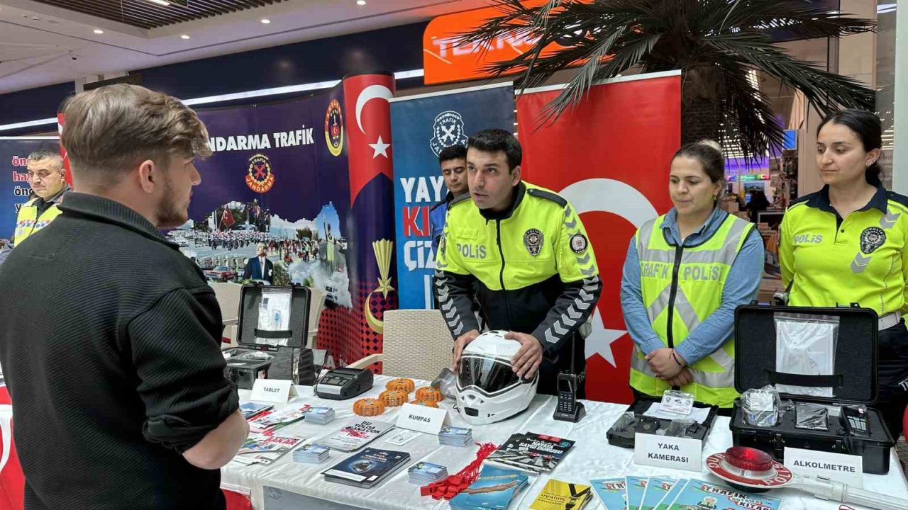 Elazığ’da polis ve jandarma ekipleri vatandaşları bilgilendirdi