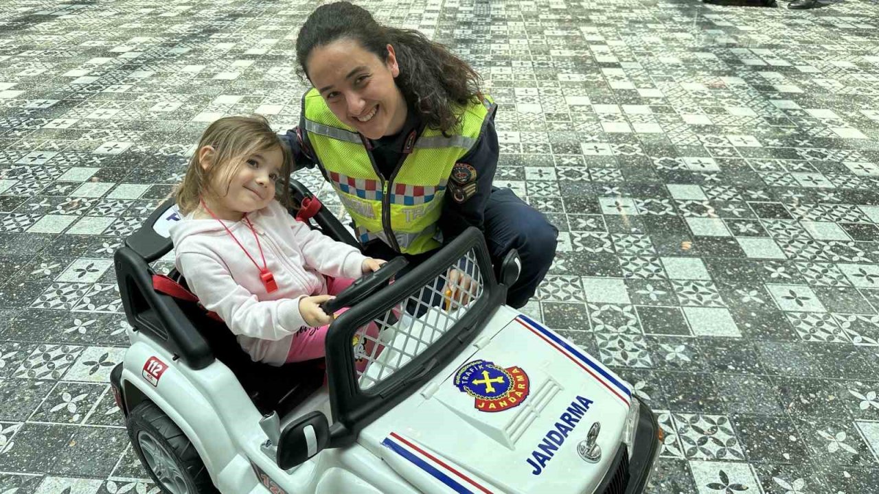 Elazığ’da polis ve jandarma ekipleri vatandaşları bilgilendirdi