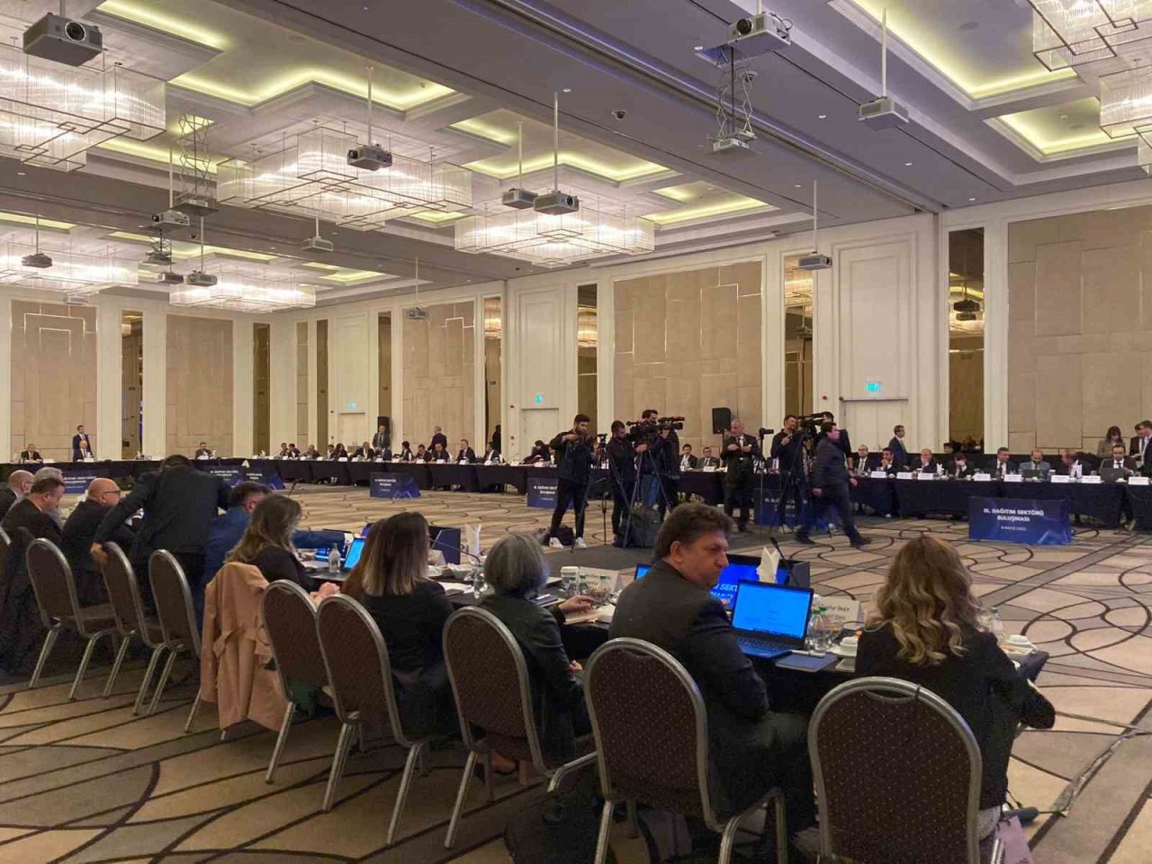 Bakan Dönmez: “Ülkemizi yasa boğan depremlerde elektrik dağıtım sektörü önemli bir sınav verdi”