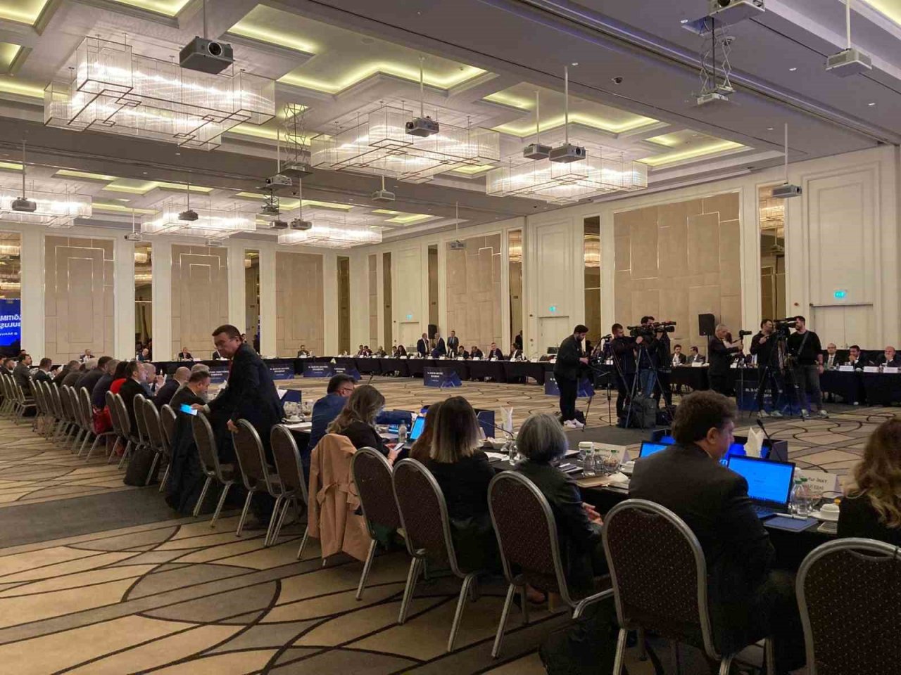 Bakan Dönmez: “Ülkemizi yasa boğan depremlerde elektrik dağıtım sektörü önemli bir sınav verdi”