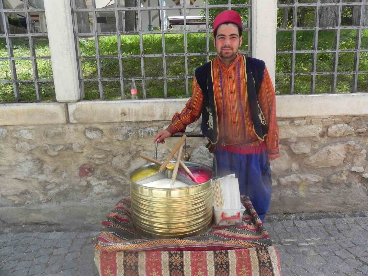 Macun geleneğini tarihi sokaklarda yaşatıyor