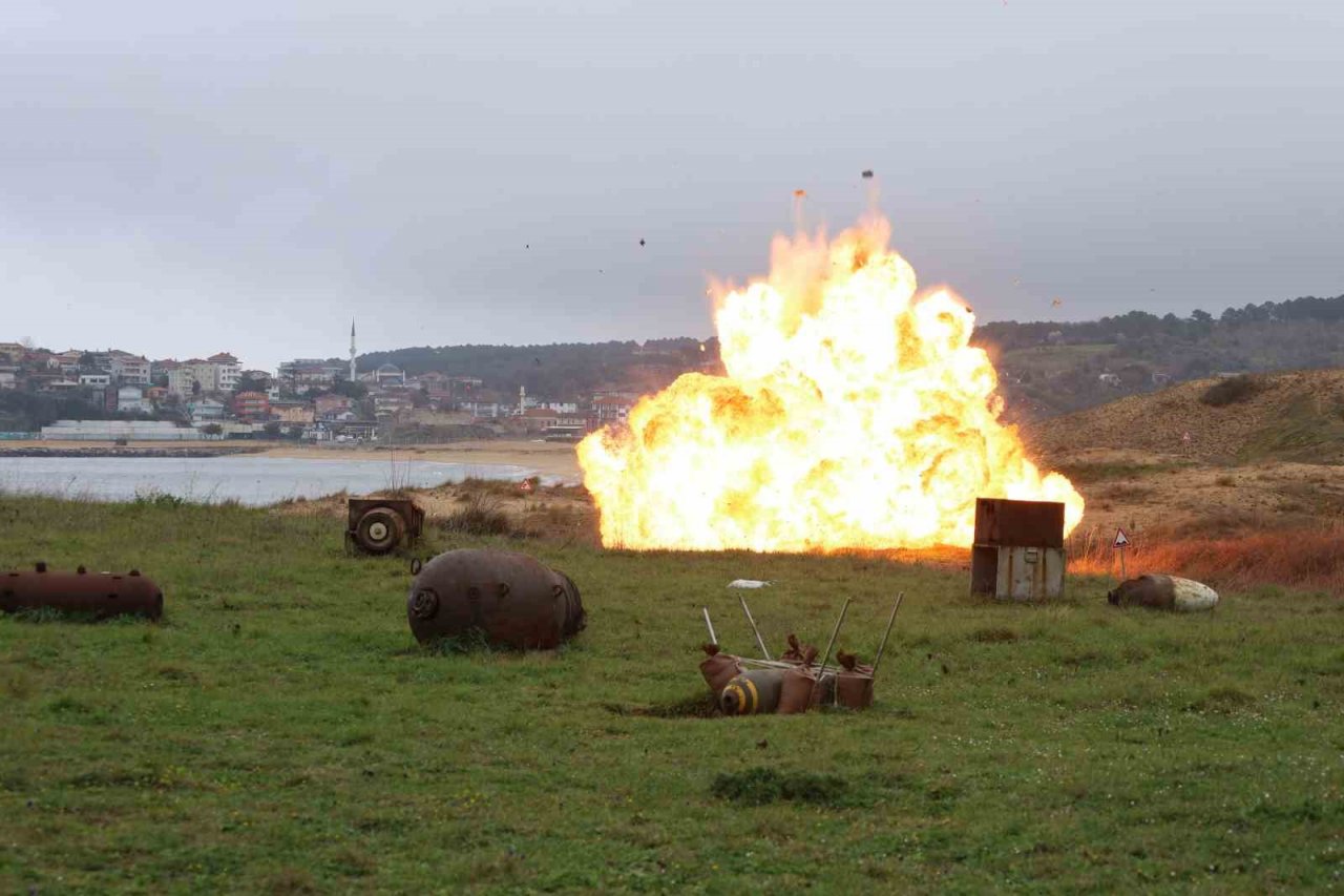 SAS Komandolarının nefes kesen el yapımı patlayıcı eğitimi