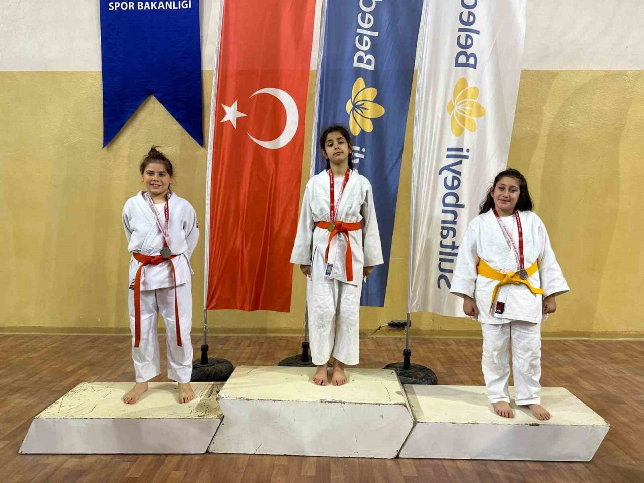 İstanbul Süper Minikler İl Şampiyonası’nda Büyükçekmece’yi temsil eden sporcular 1 altın 1 bronz madalya kazandı