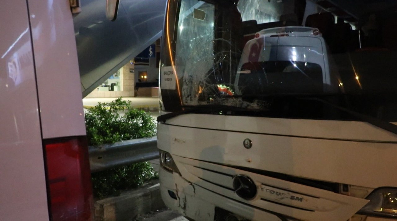 İzmir’de otobüs ile çarpışan motosikletin sürücüsü öldü