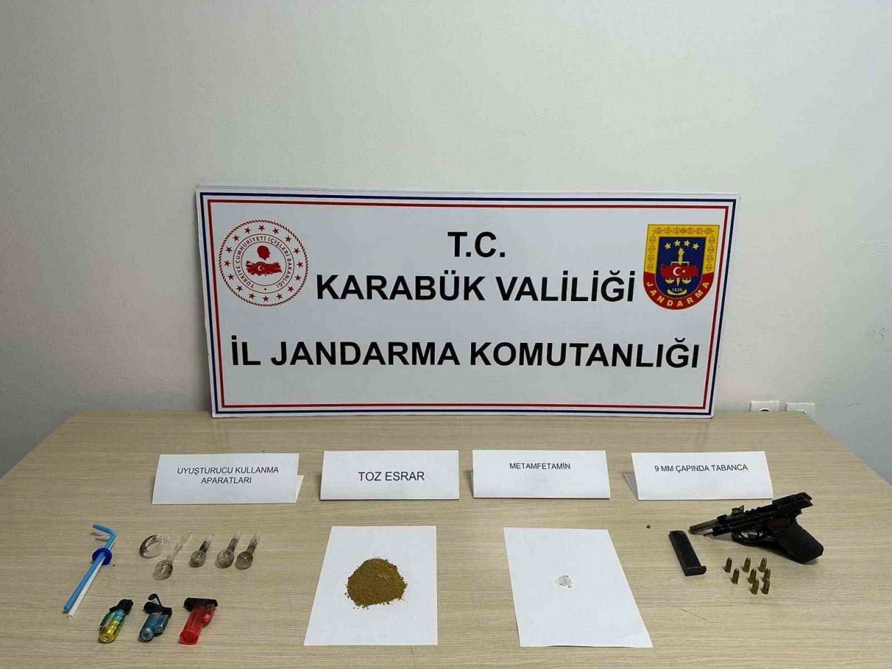 Karabük’te uyuşturucu operasyonu: 3 gözaltı