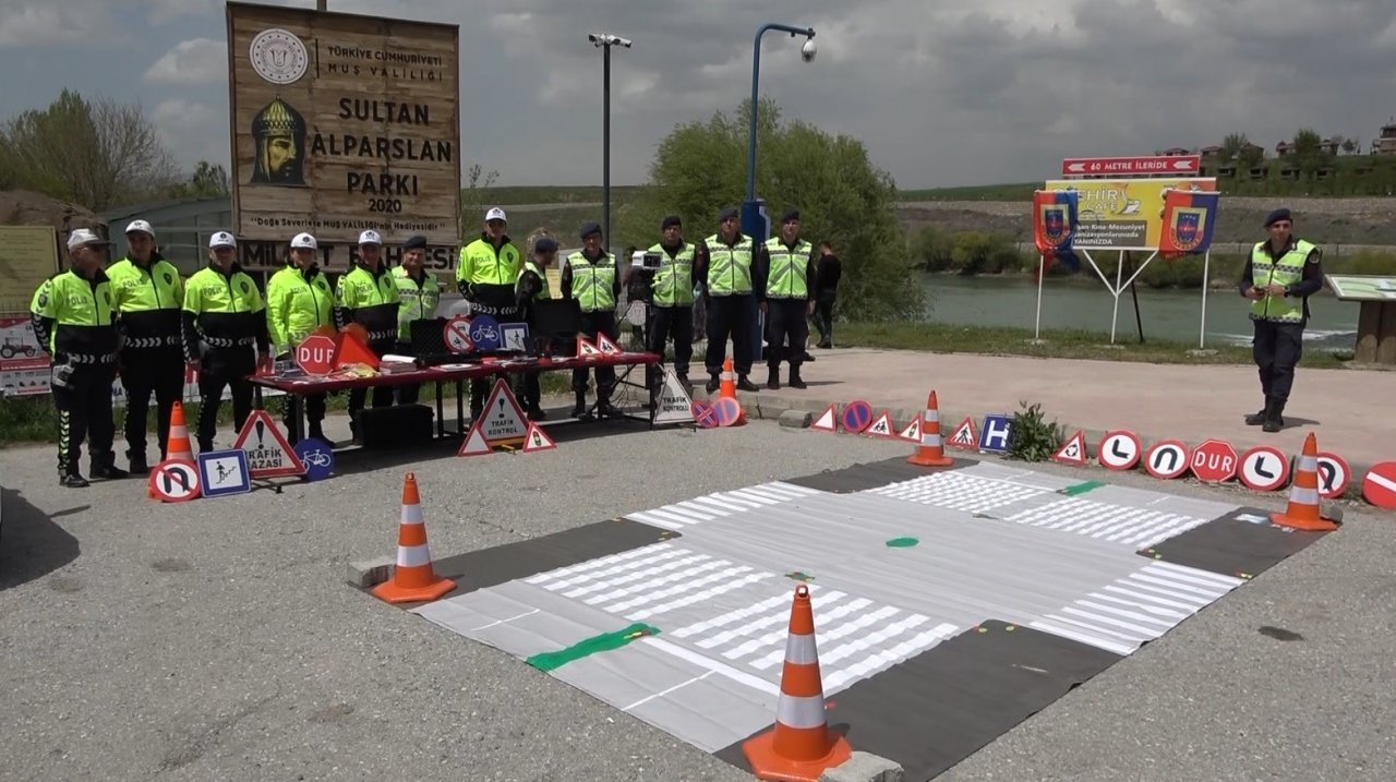 Muş’ta Karayolu Trafik Haftası etkinliği düzenlendi