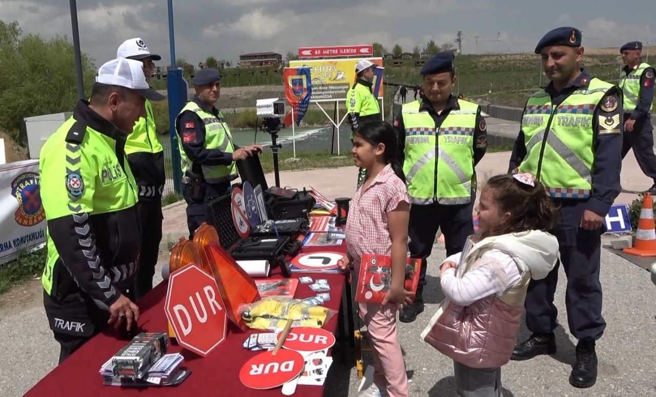 Muş’ta Karayolu Trafik Haftası etkinliği düzenlendi