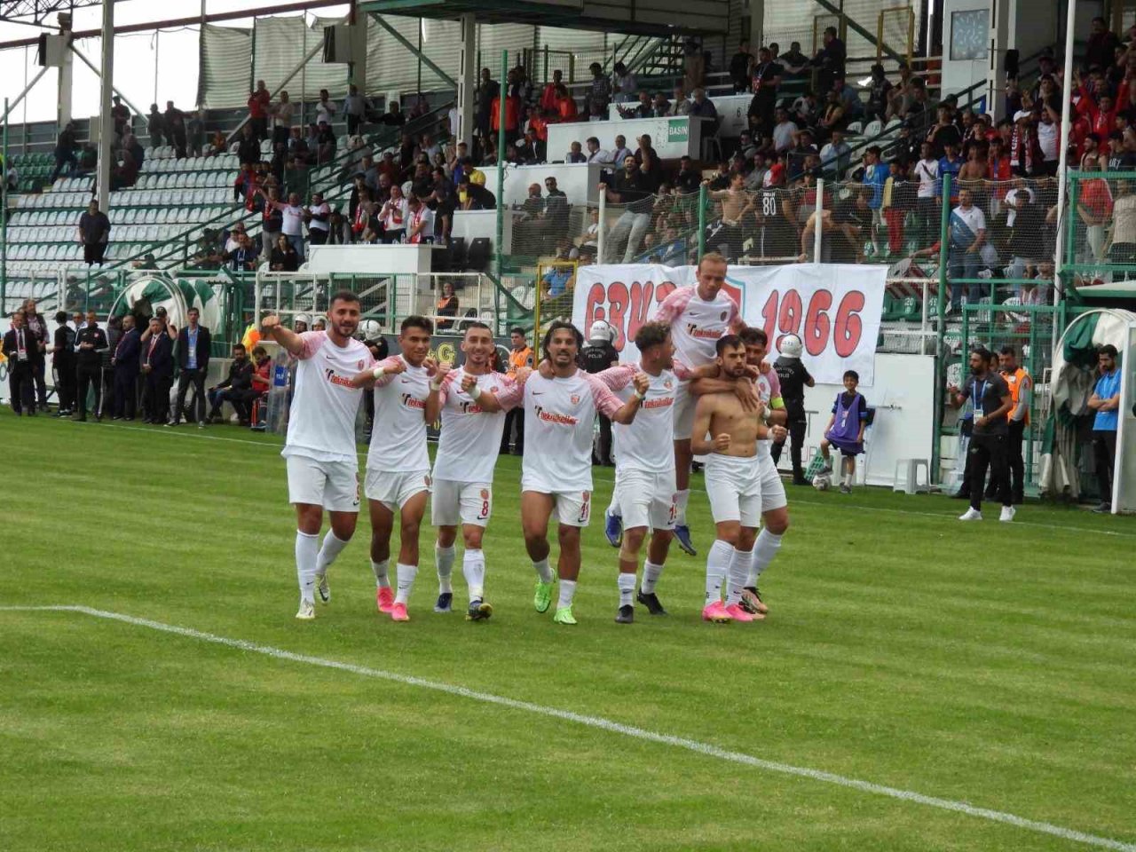 Kepezspor şampiyonluğa yürüyor