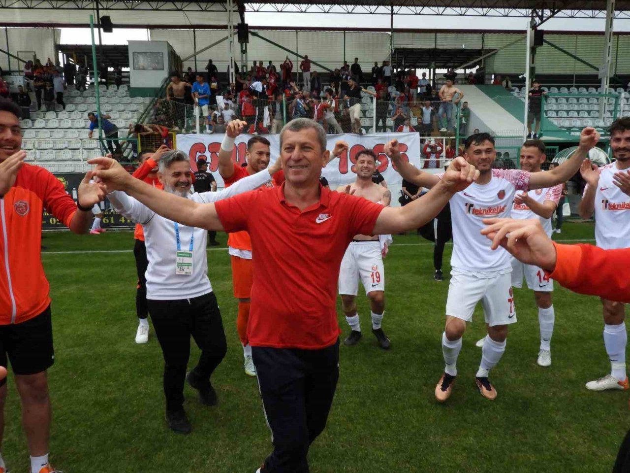 Kepezspor şampiyonluğa yürüyor